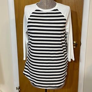 LuLaRoe NWT Womens Large Randy Style Ragland Black and White Stripe